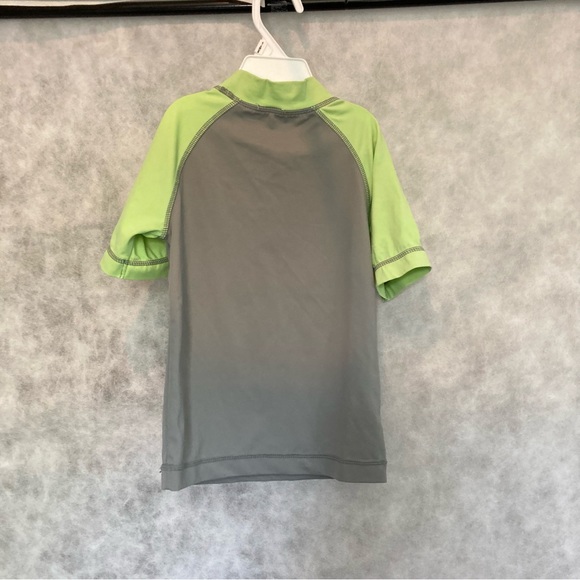 GYMBOREE Boys Skull and Bones Pirate Swim Top Rash Guard Lime Green Size 5 - Picture 9 of 10